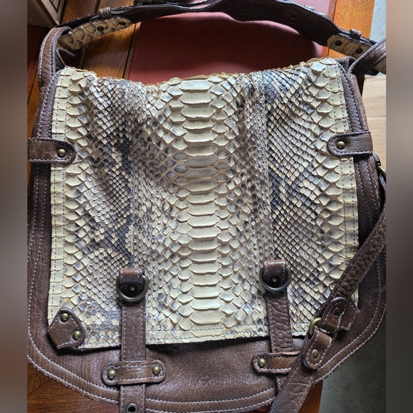 Medium Abaco Jamily Snakeskin Handbag with removable crossbody strap - NWT - Picture 6 of 9